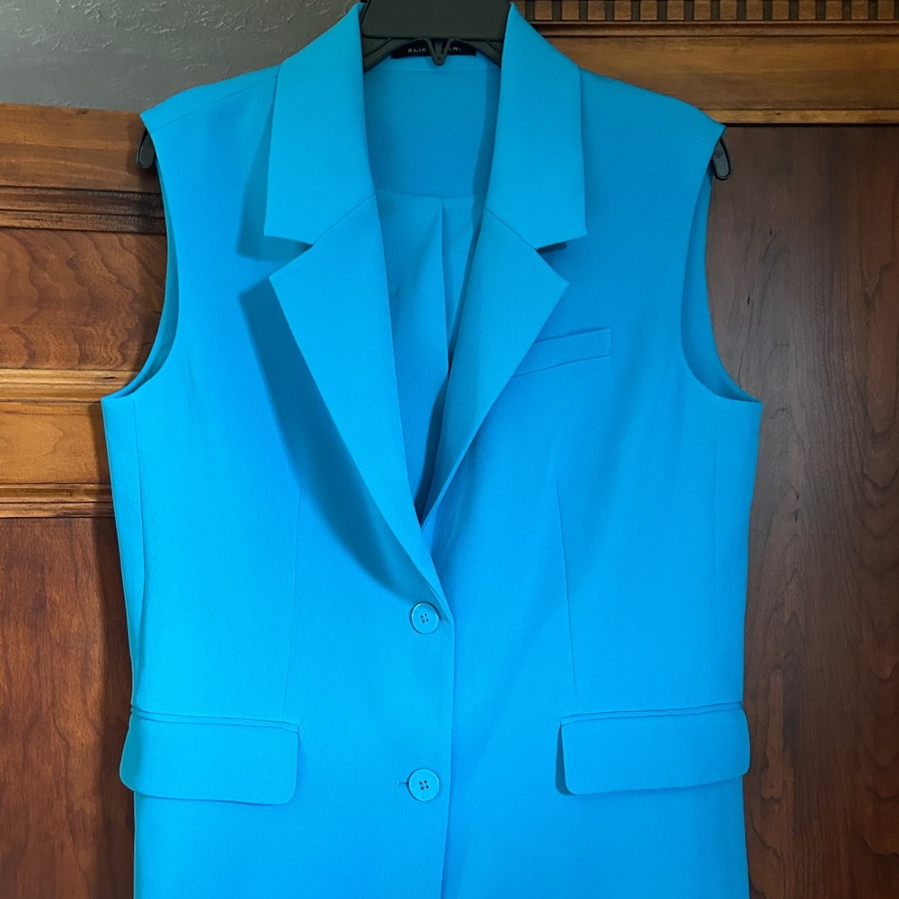 Elie Tahari Notch Collar Buttoned Vest In Pacific Blue Color
